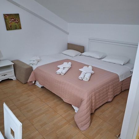 Apartmani P&M Tivat Eksteriør billede