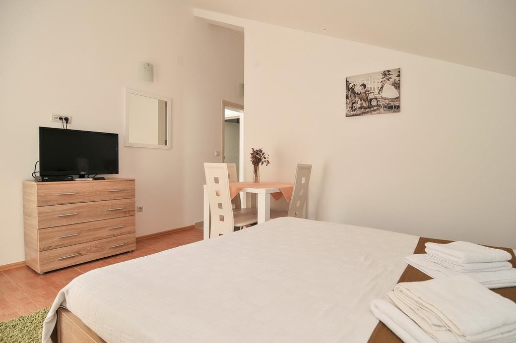 Apartmani P&M Tivat Eksteriør billede