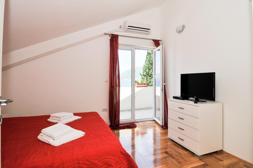 Apartmani P&M Tivat Eksteriør billede